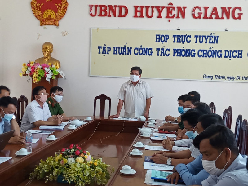 Hop truc tuyen 2.jpg